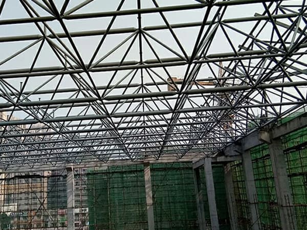 桦甸螺栓球网架工程报价